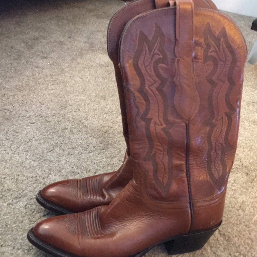 Women’s cowboy boots size 7 1/2